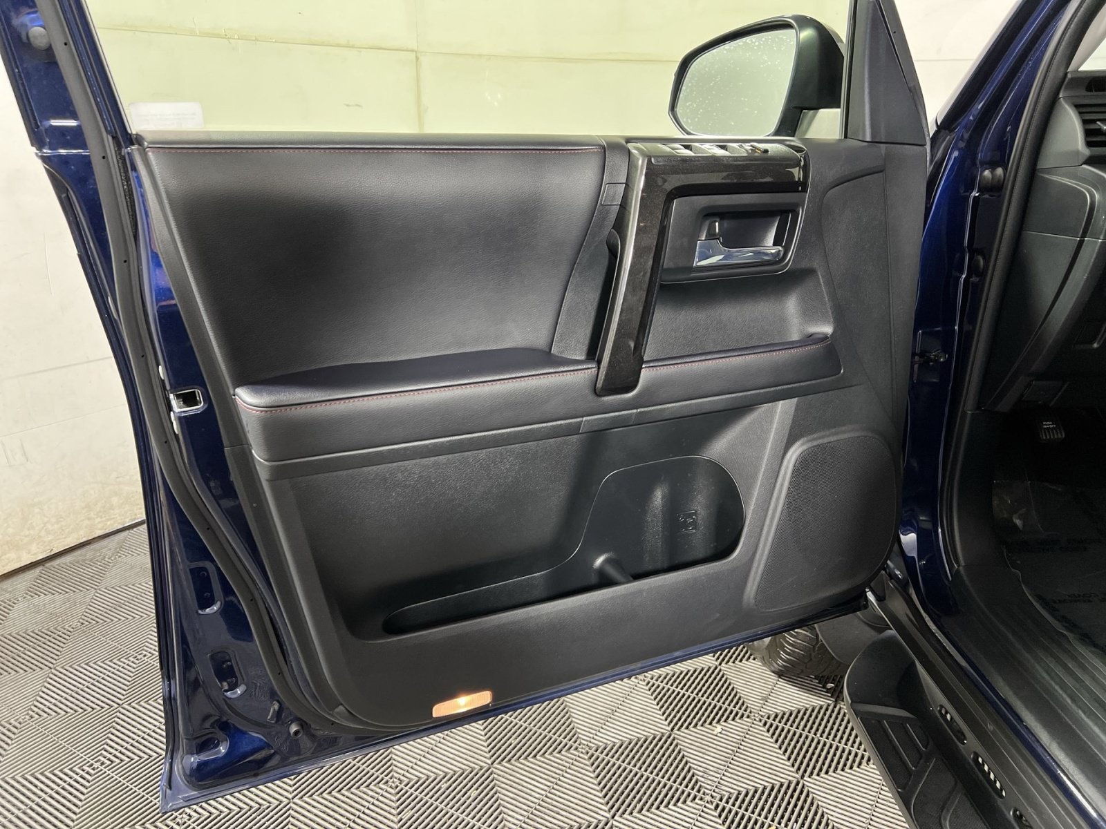 Used 2023 Toyota 4Runner TRD Off-Road Premium w/ Off Road Premium Plus Package AWD/4WD image 14