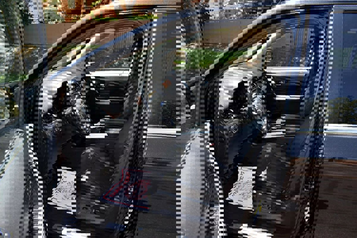 Used 2011 Ford Edge Limited w/ 302A Rapid Spec Order Code image 12