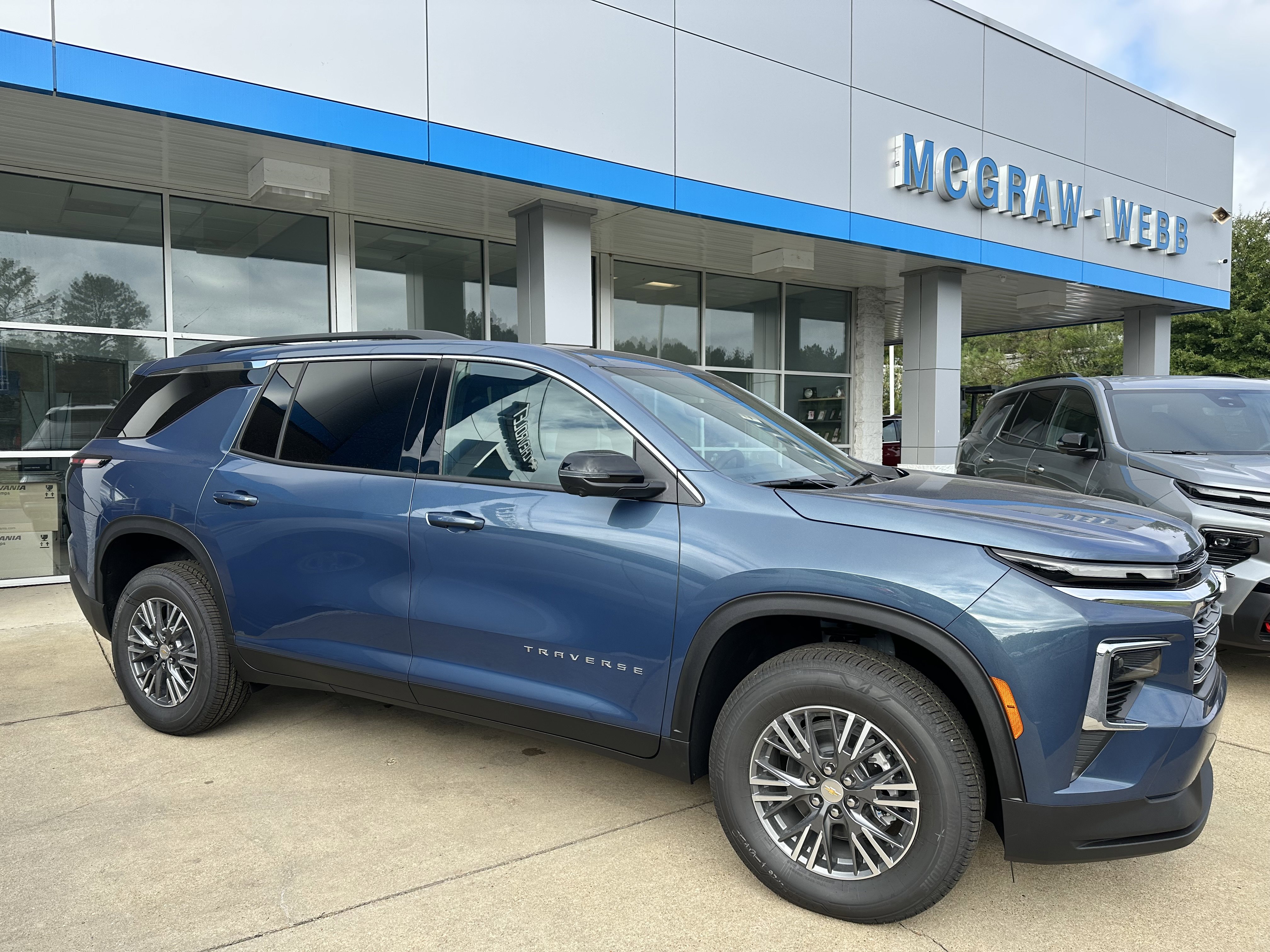 New 2026 Chevrolet Traverse LT w/ Driver Confidence Package image 4