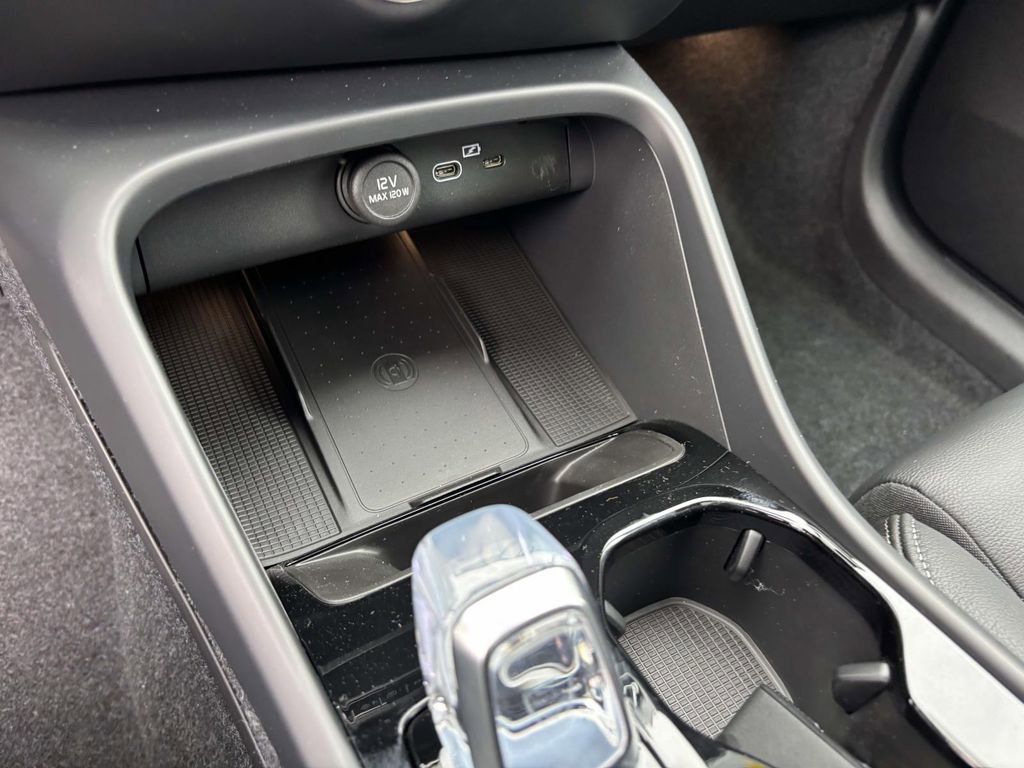 New 2026 Volvo XC40 B5 Plus w/ Protection Package Premier image 22