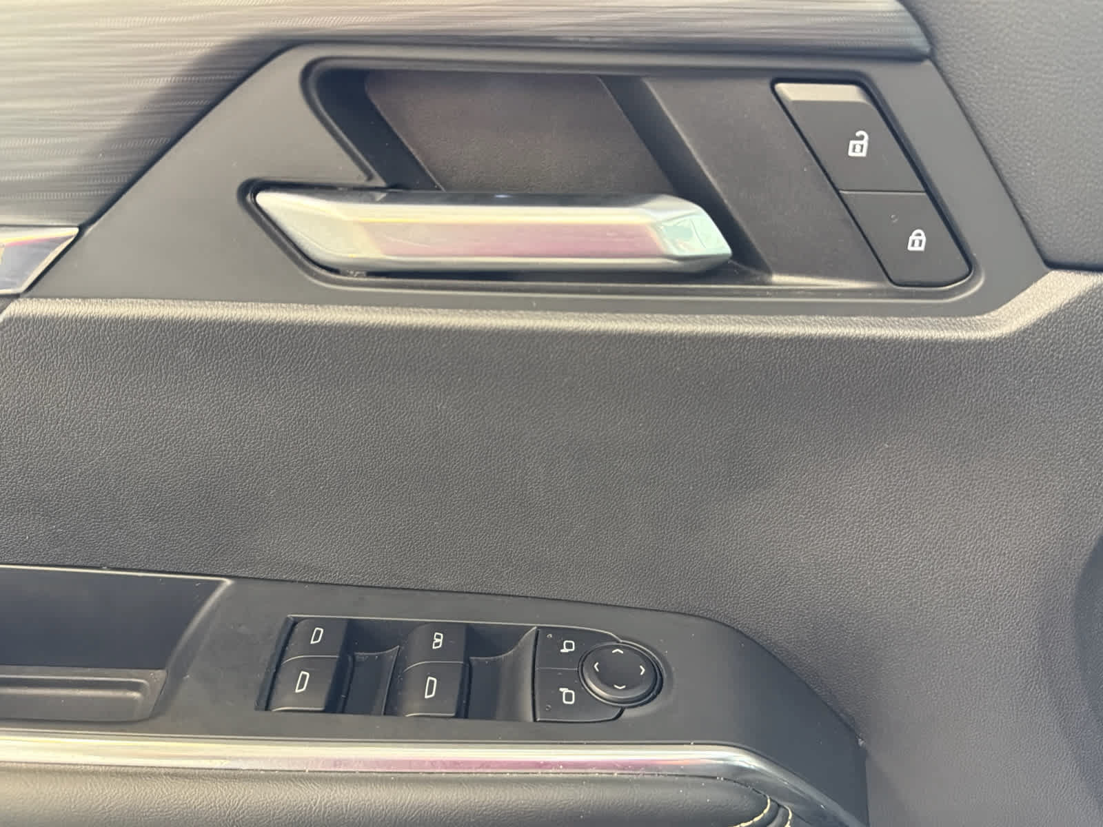 Used 2025 GMC Acadia Elevation FWD image 22