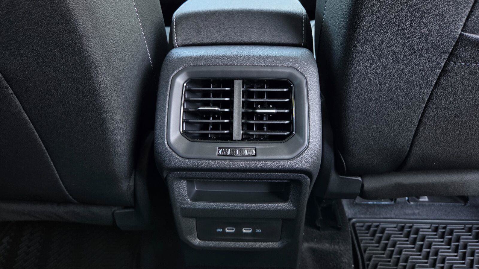 New 2027 Volkswagen Taos SE FWD image 54