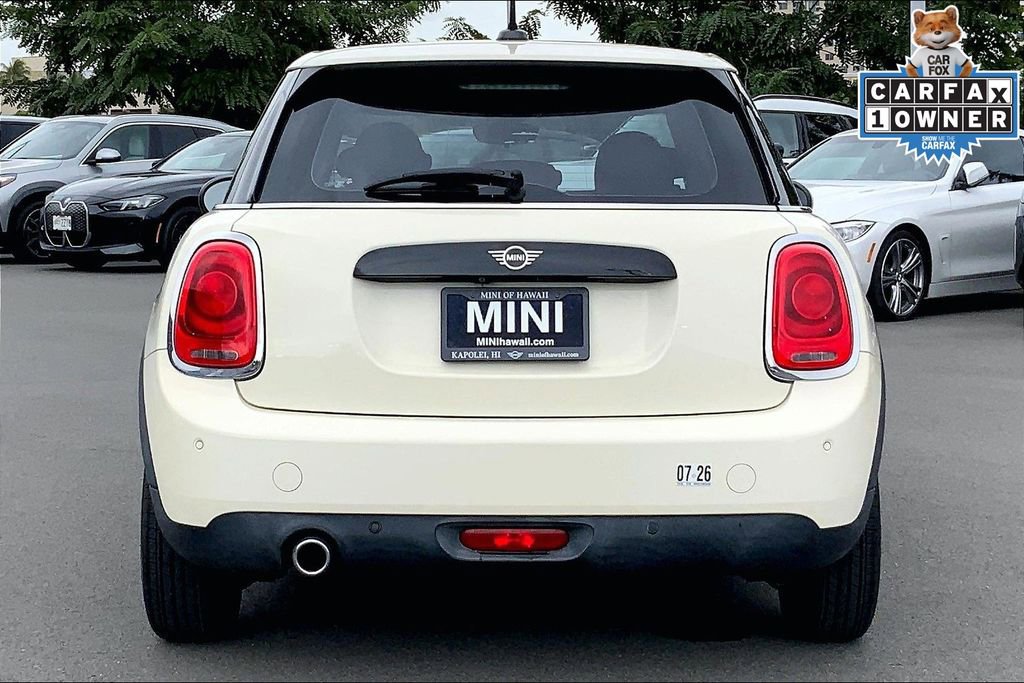Used 2019 MINI Cooper 4-Door Hardtop image 4