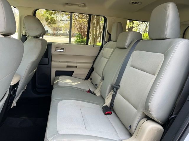 Used 2019 Ford Flex SE image 17