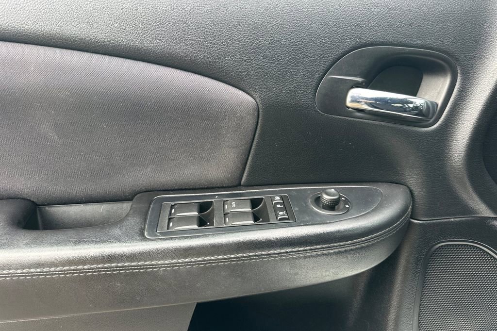 Used 2013 Chrysler 200 Touring w/ Cold Weather Group image 11