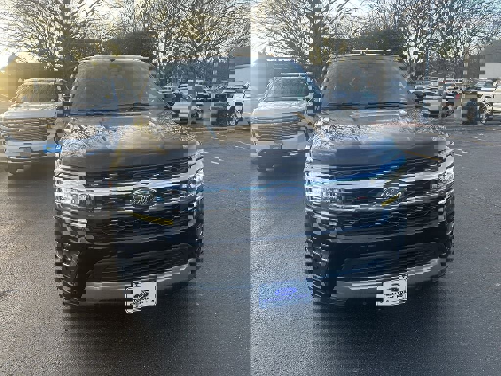 Used 2024 Ford Expedition Limited image 2