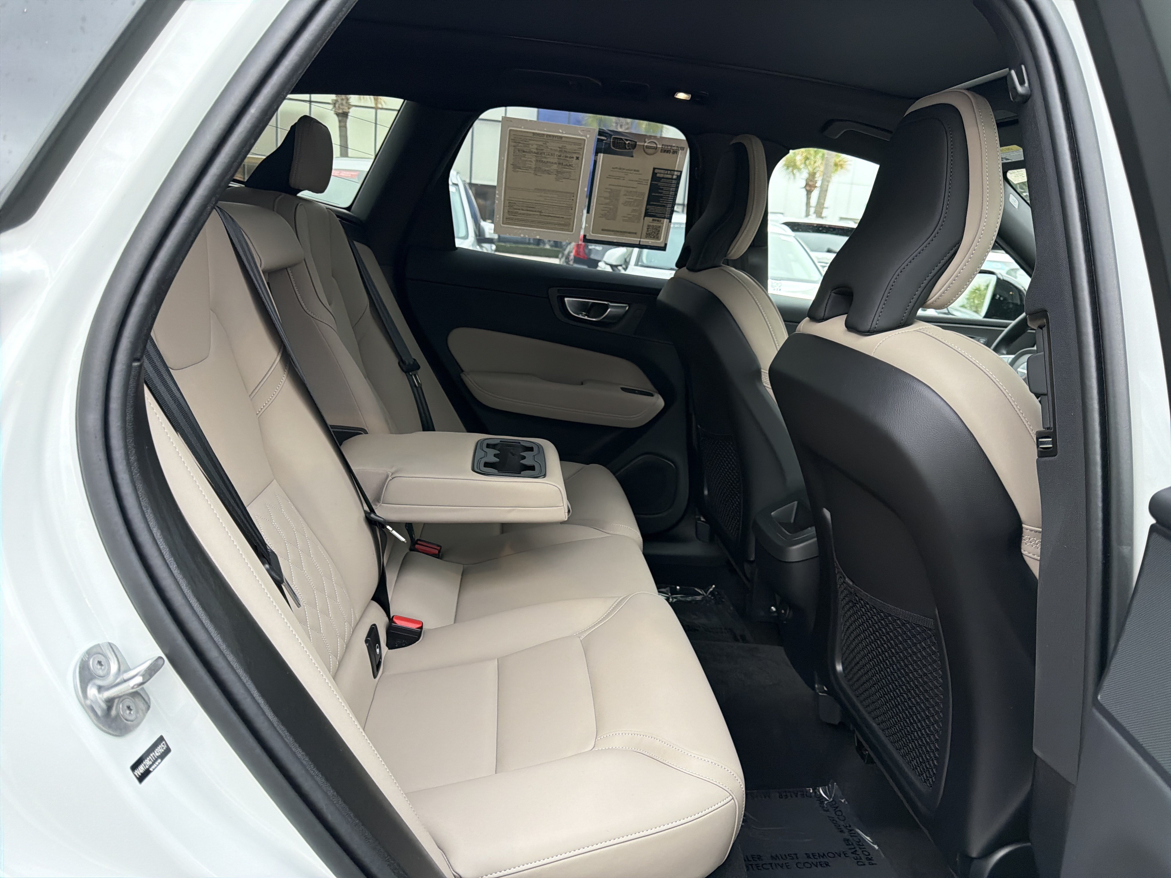 Certified 2026 Volvo XC60 B5 Plus w/ Protection Package Premier AWD/4WD image 33