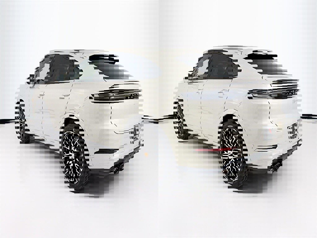 New 2026 Porsche Cayenne image 3
