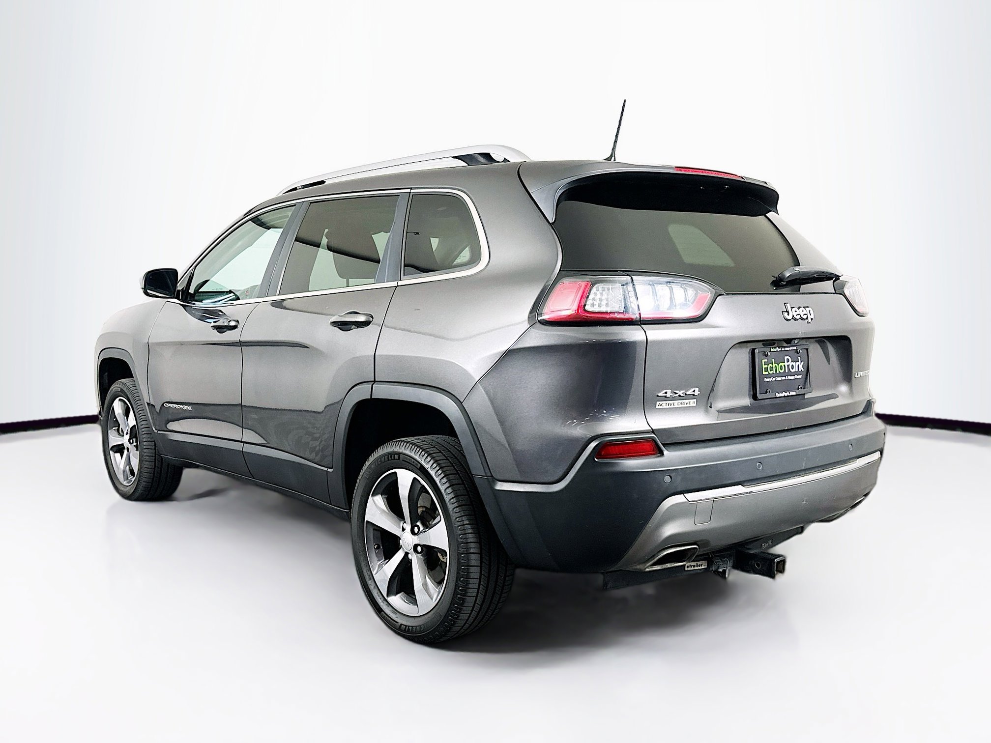 Used 2019 Jeep Cherokee Limited w/ Luxury Group AWD/4WD image 5