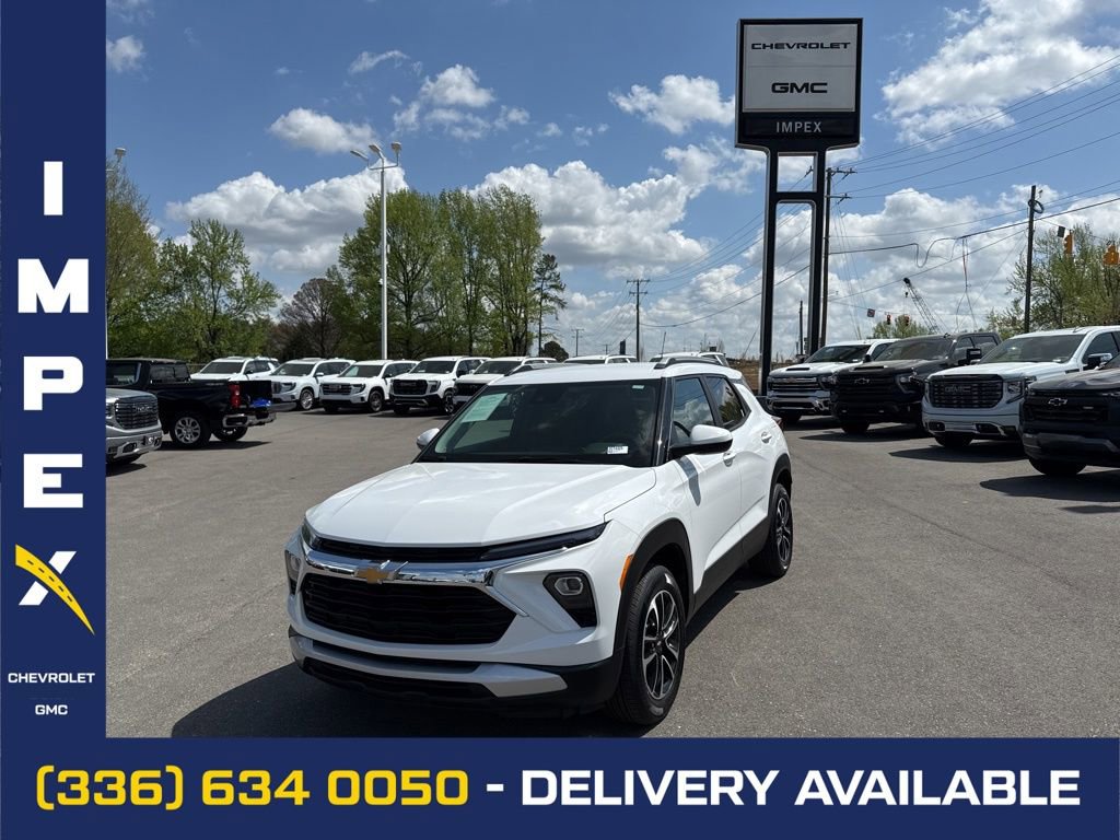 Used 2025 Chevrolet TrailBlazer LT AWD/4WD image 1