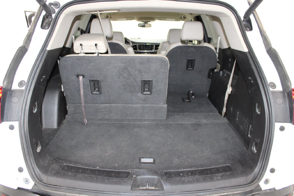 Used 2019 Buick Enclave Essence FWD image 13
