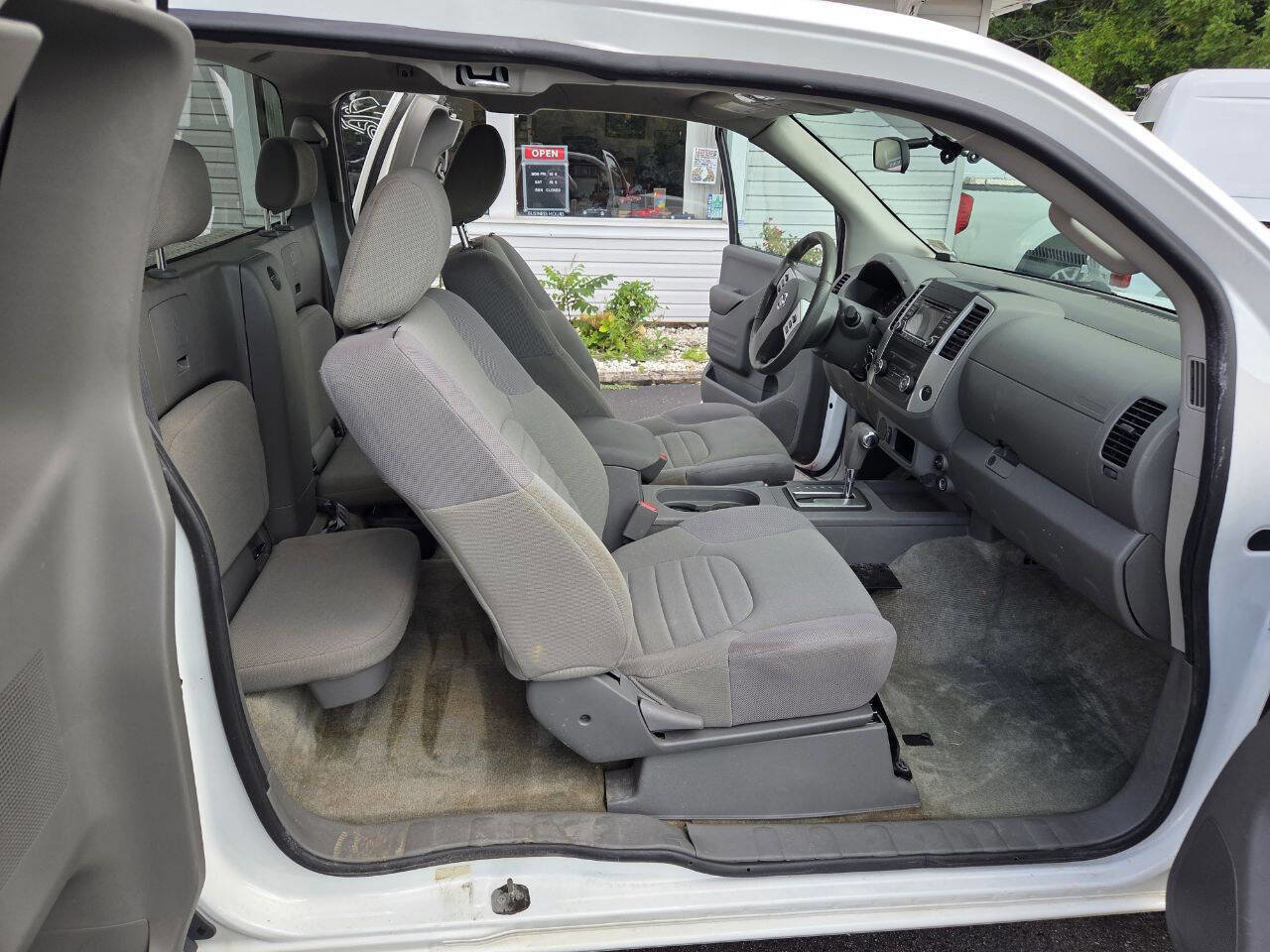 Used 2018 Nissan Frontier S image 14