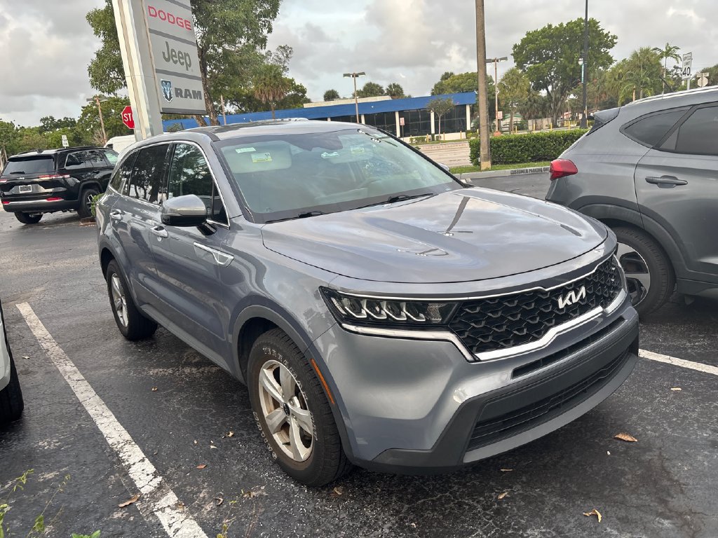 Used 2022 Kia Sorento LX FWD image 3