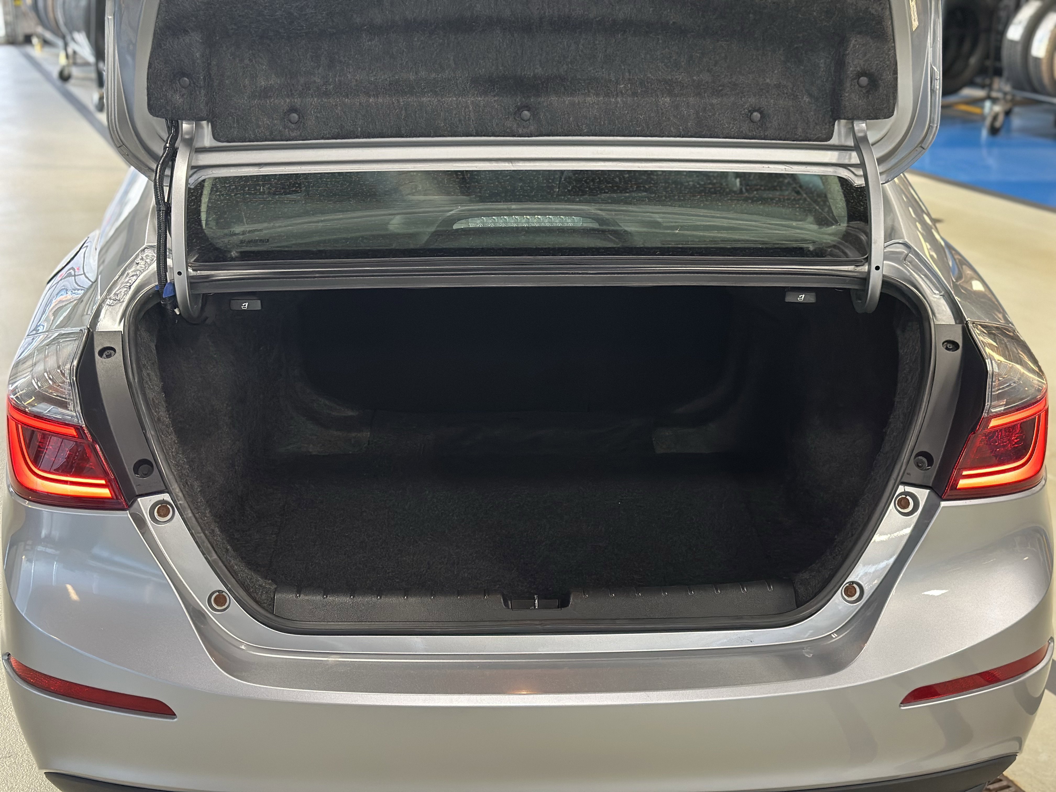 Used 2019 Honda Insight EX image 6