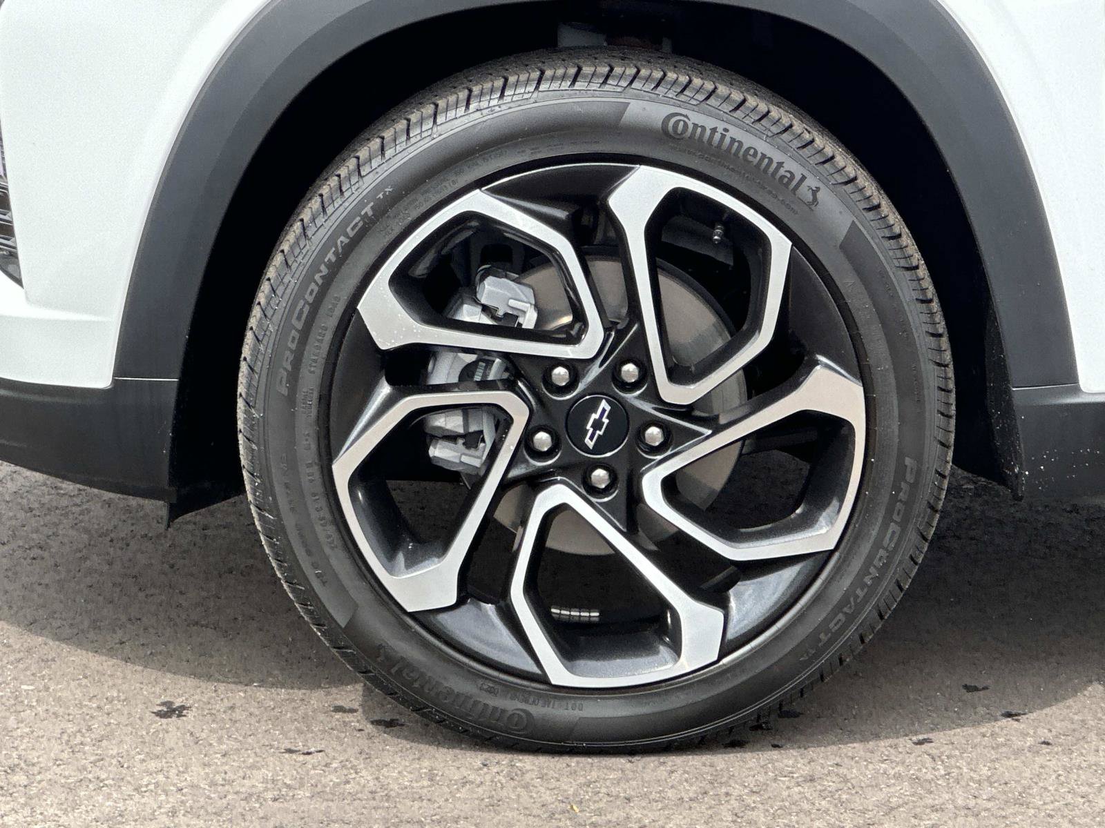 Certified 2024 Chevrolet Trax RS w/ Sunroof Package FWD image 8
