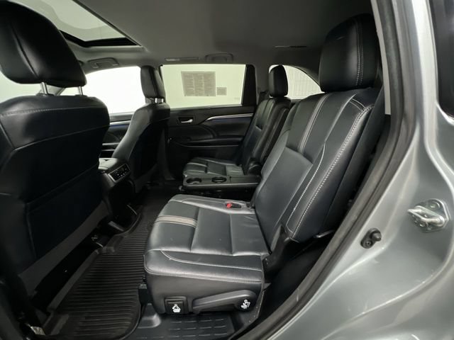 Certified 2017 Toyota Highlander SE AWD/4WD image 26