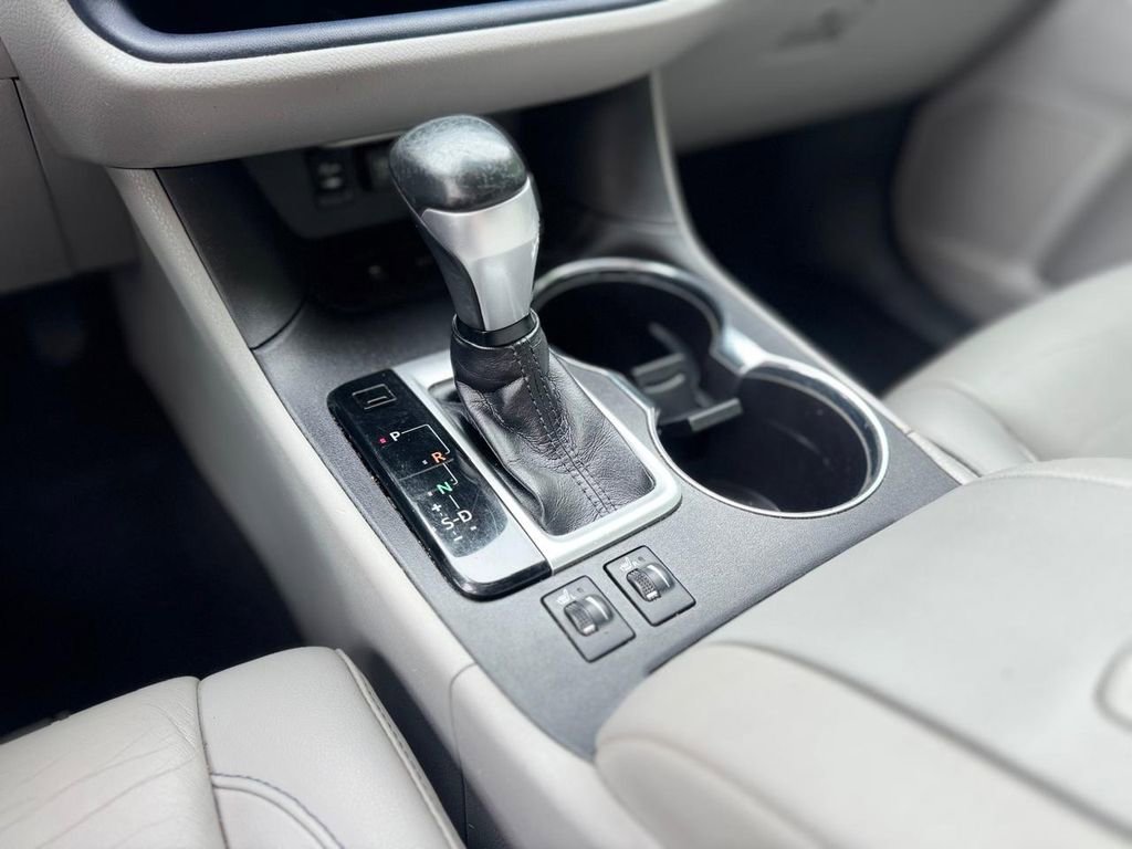 Used 2019 Toyota Highlander XLE AWD/4WD image 18