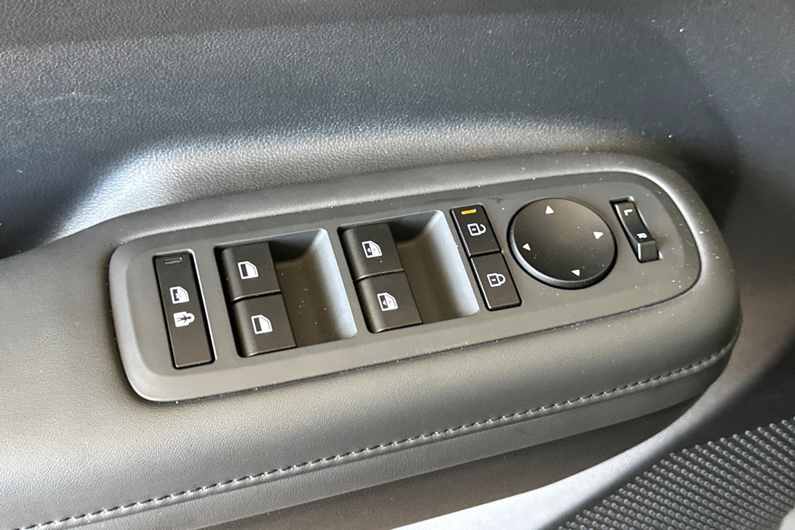 Certified 2025 Hyundai Santa Fe SEL image 11