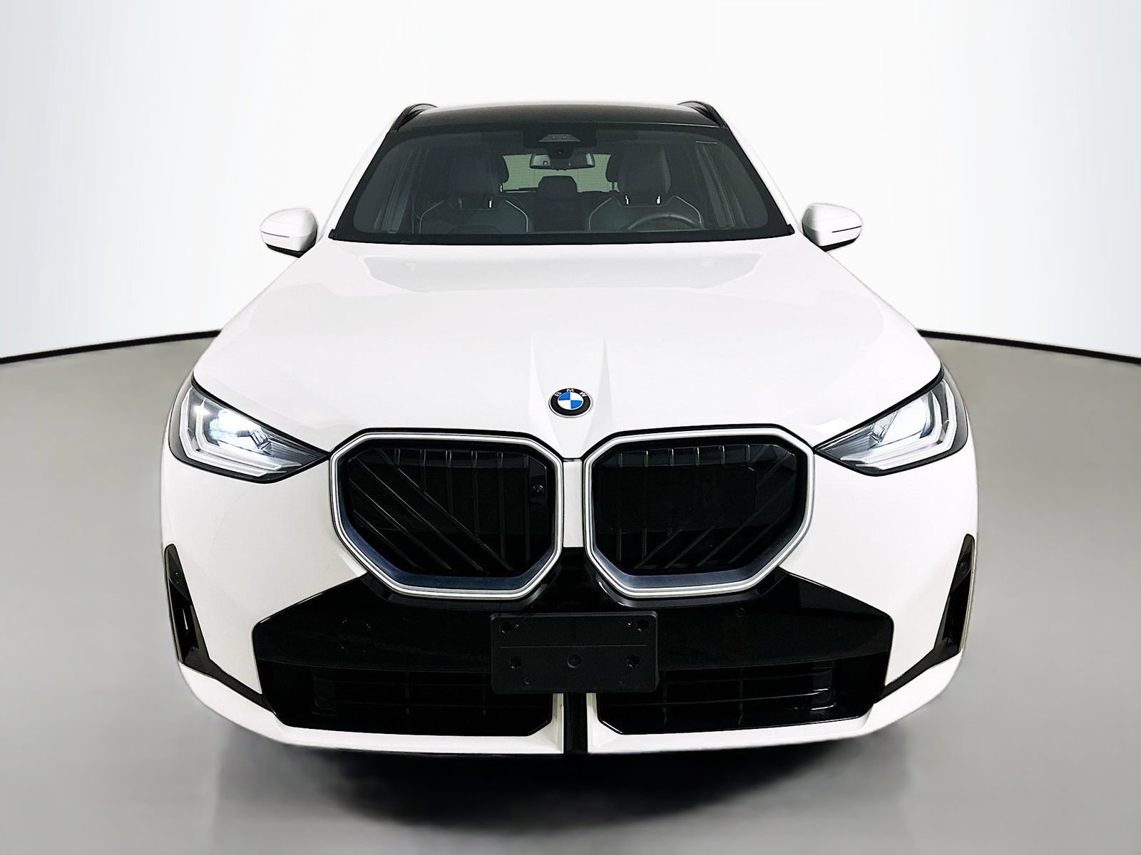 Used 2025 BMW X3 xDrive30i w/ Premium Package AWD/4WD image 2