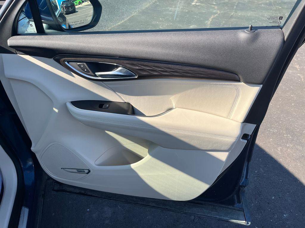 Used 2023 Buick Envision Avenir image 29