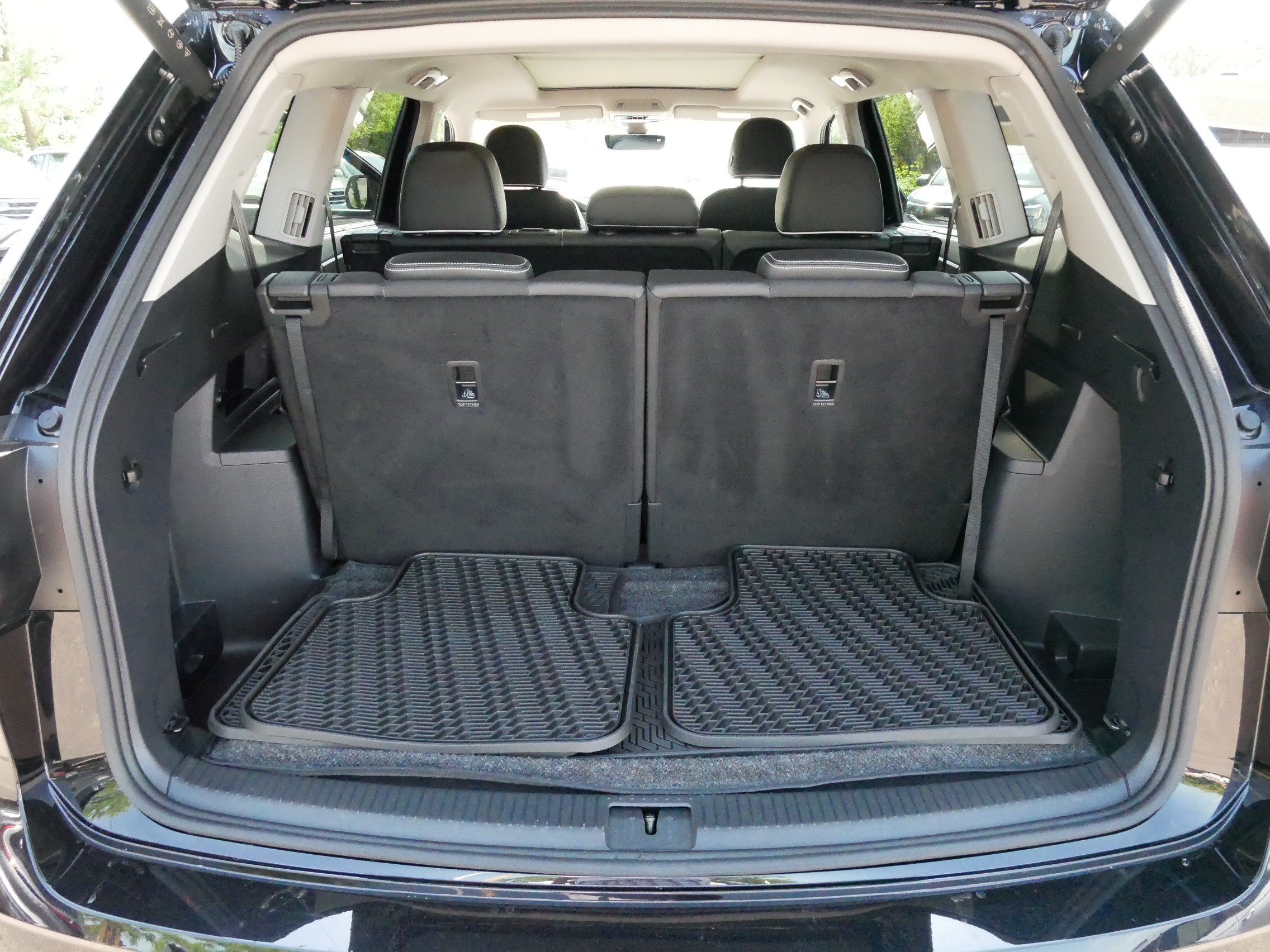 Certified 2026 Volkswagen Atlas SEL Premium R-Line AWD/4WD image 18