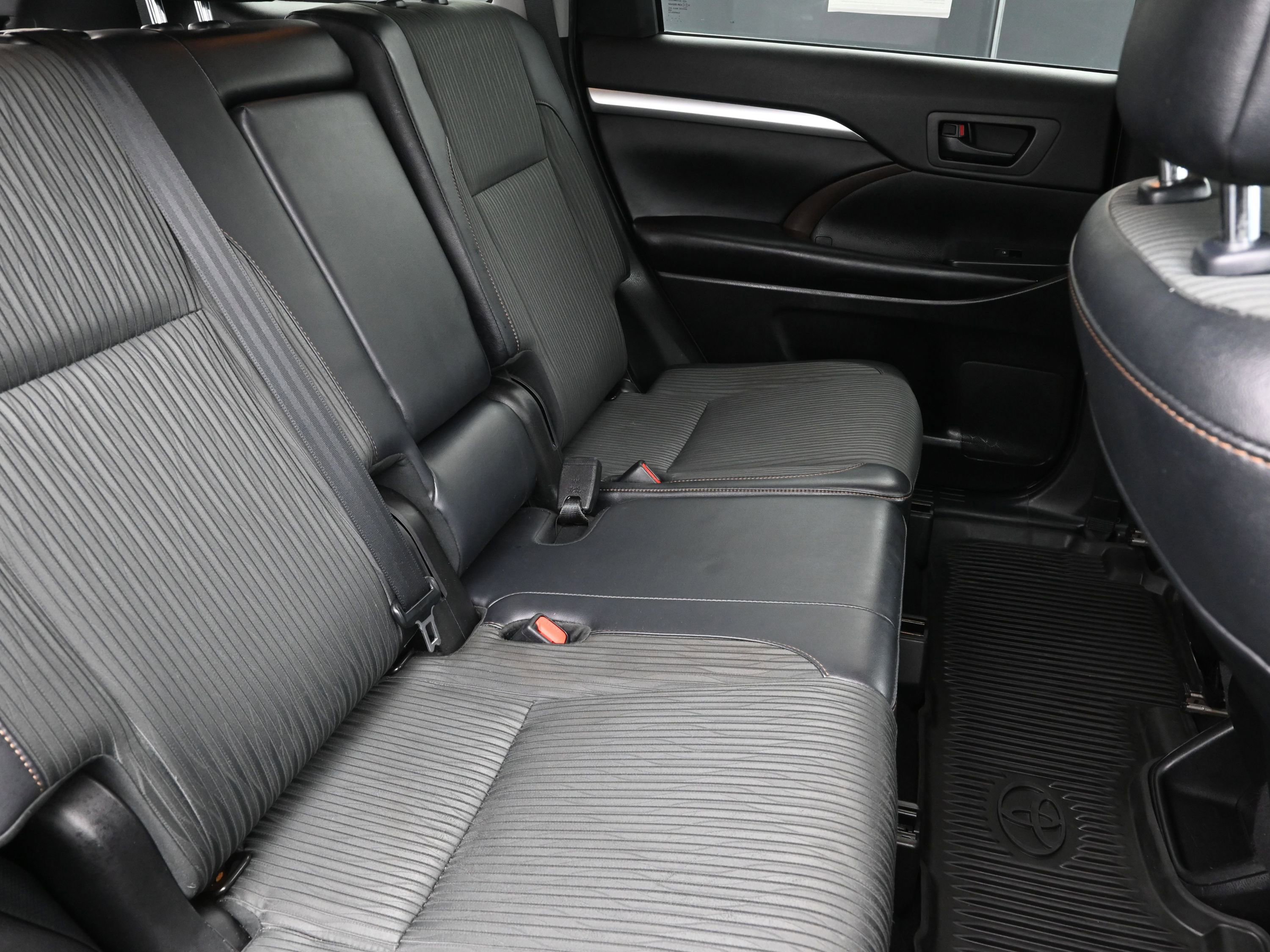 Used 2019 Toyota Highlander Plus image 25