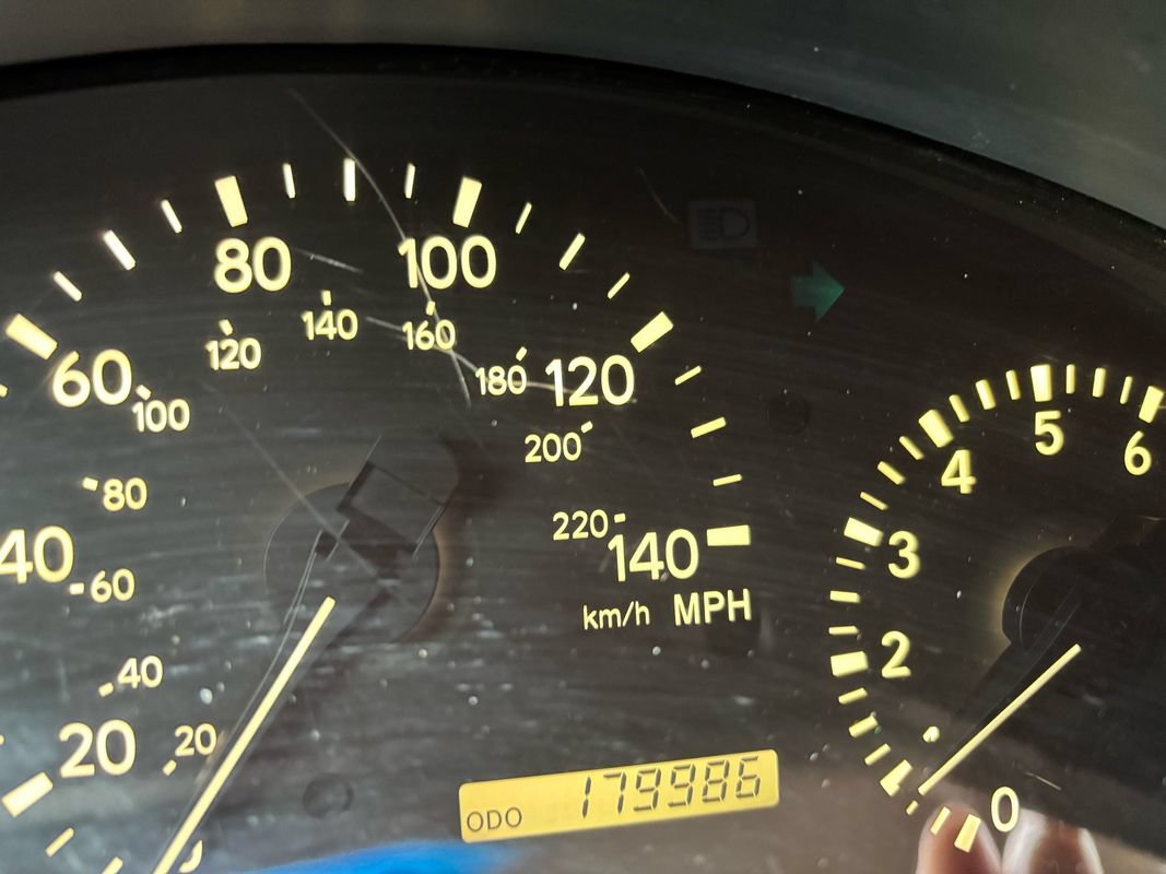 Used 2000 Lexus RX 300 FWD image 8