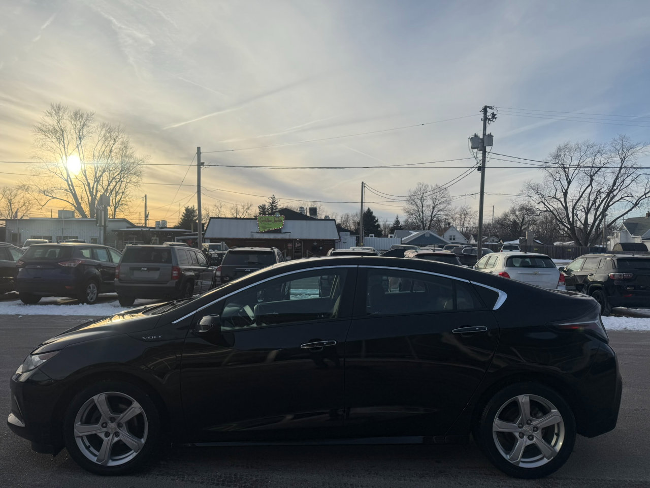 Used 2018 Chevrolet Volt LT w/ Comfort Package image 2