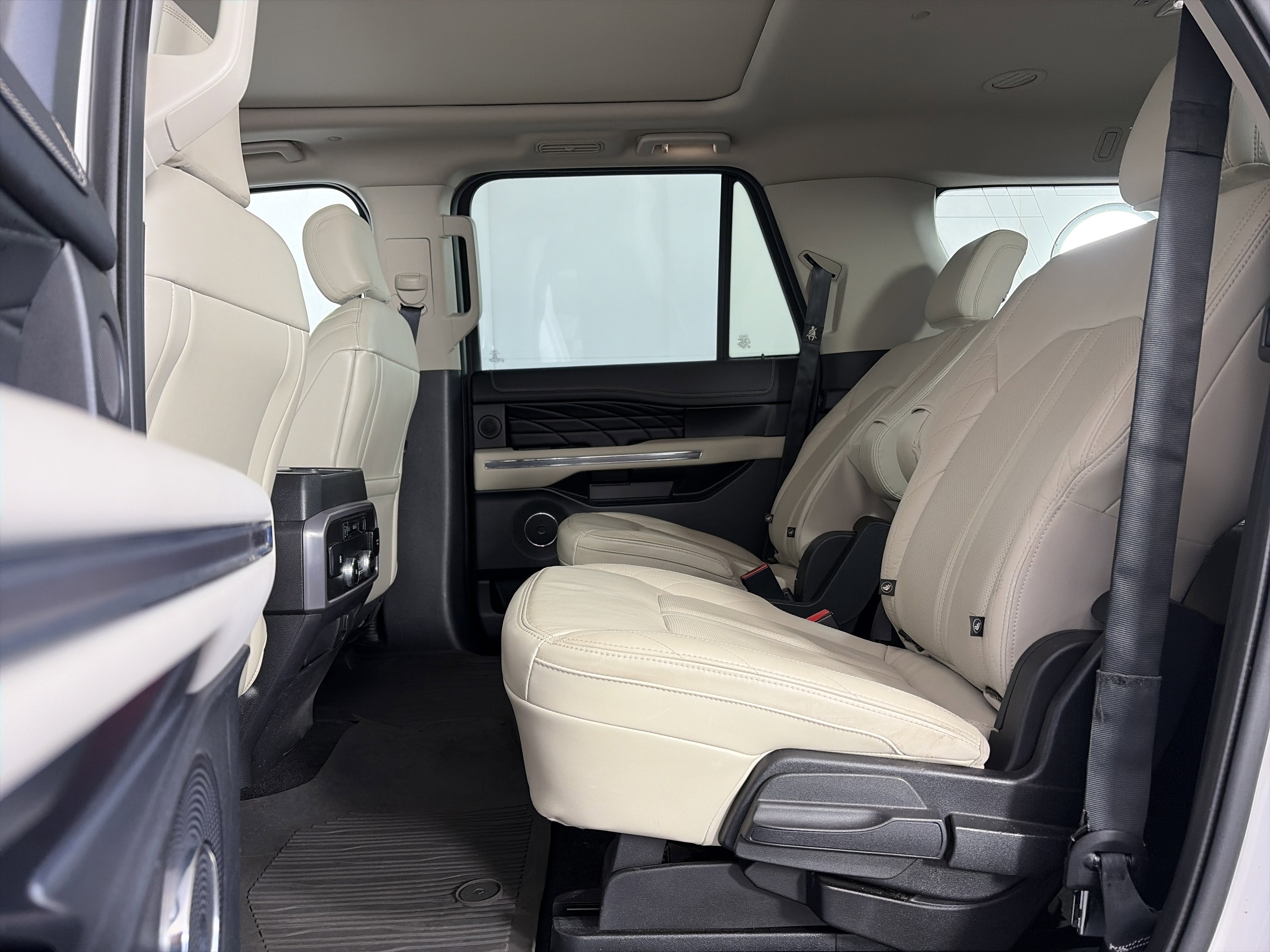 Used 2019 Ford Expedition Max Platinum AWD/4WD image 9