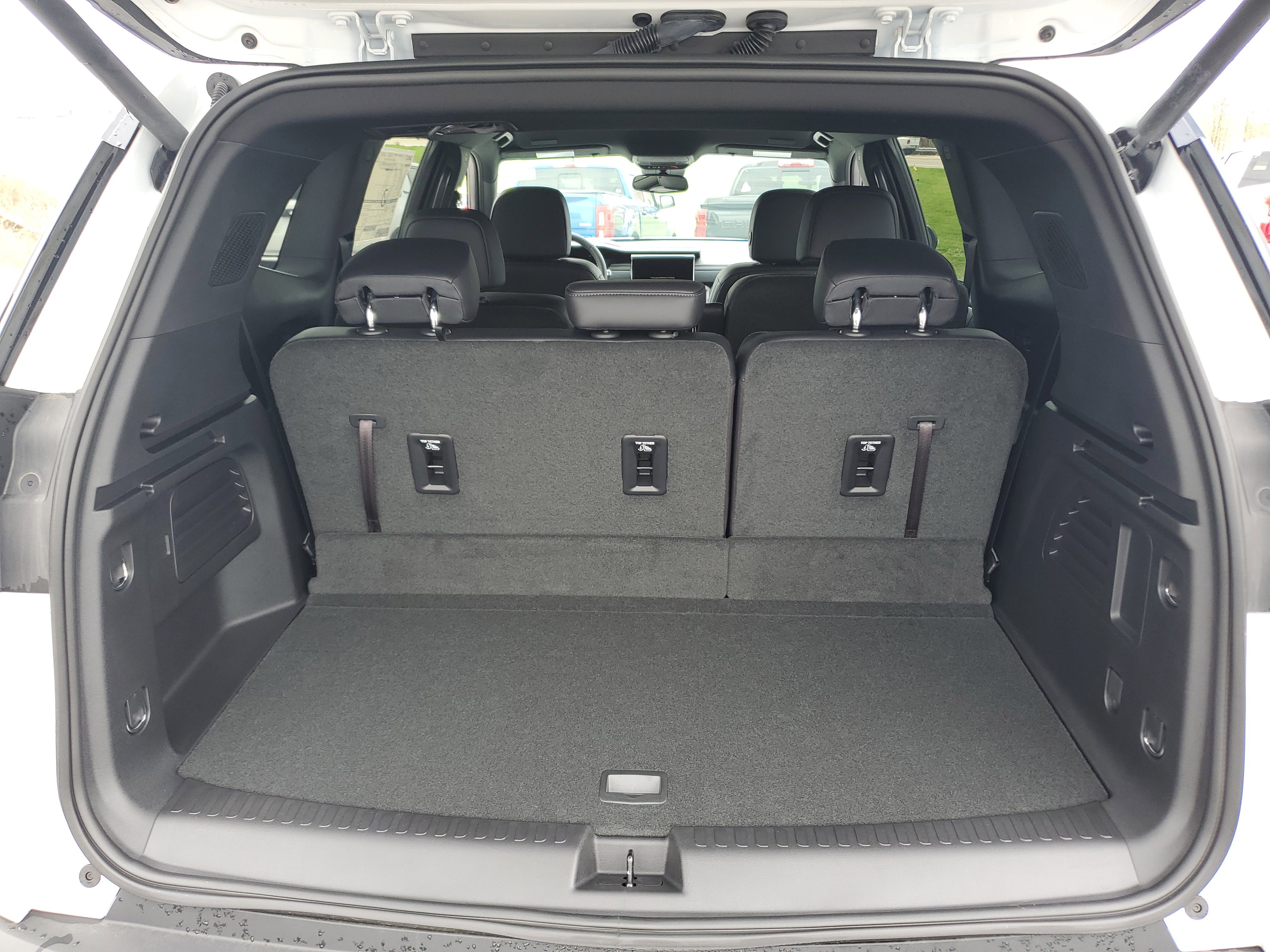 New 2025 GMC Acadia Elevation w/ Elevation Premium Package image 11