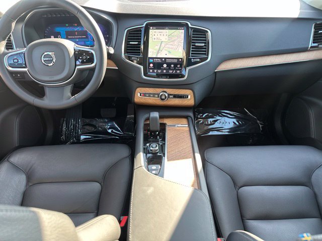 Certified 2024 Volvo XC90 T8 Plus w/ Protection Package Premier AWD/4WD image 16