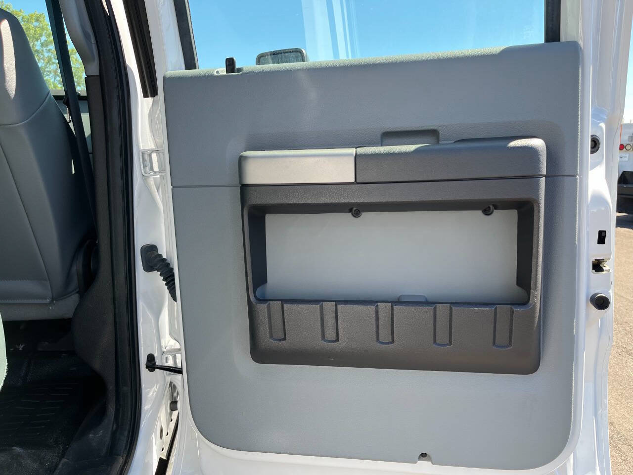 Used 2023 Ford F750 2WD Crew Cab Super Duty image 18