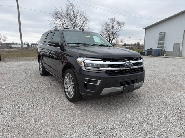 Used 2024 Ford Expedition Limited image 4