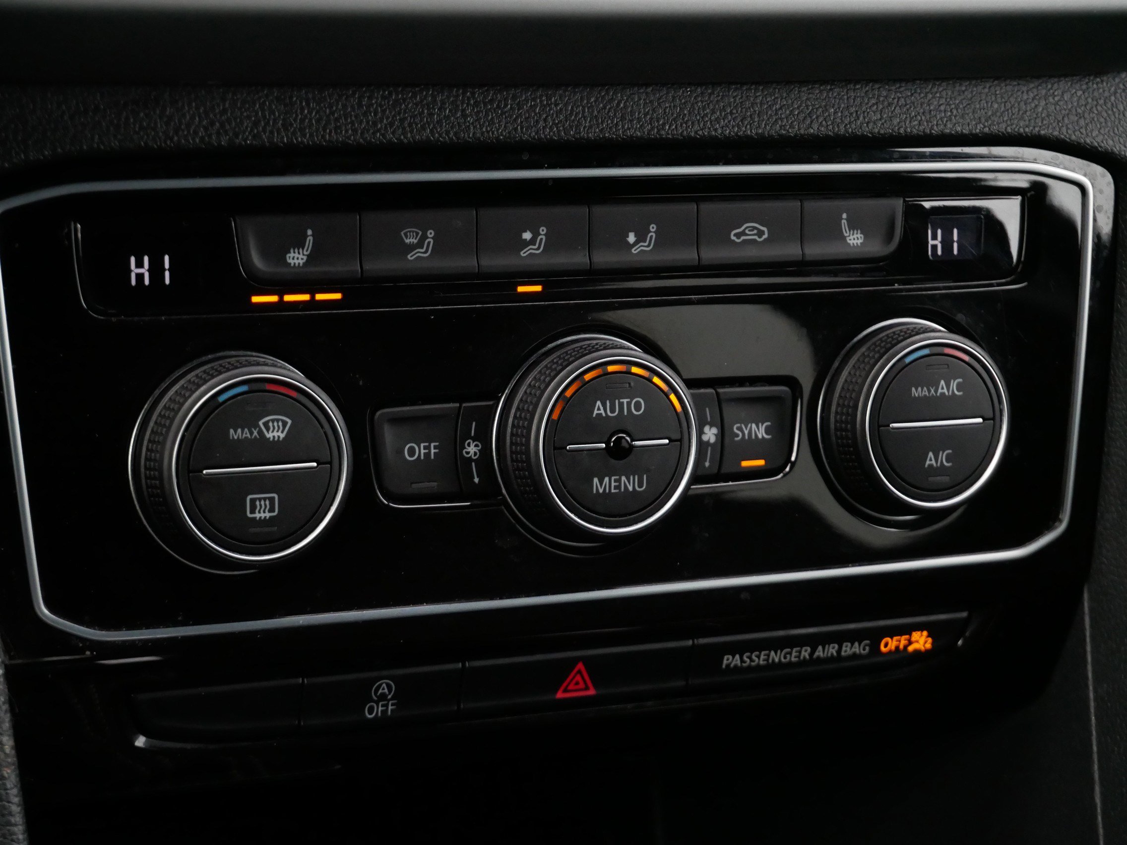 Certified 2023 Volkswagen Atlas Cross Sport SE image 23