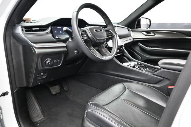 Used 2023 Jeep Grand Cherokee Overland AWD/4WD image 23