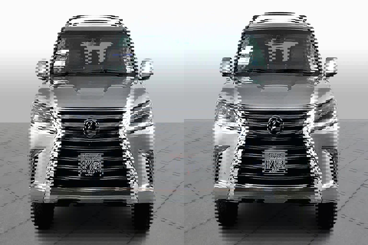 Used 2021 Lexus LX 570 4WD w/ 3rd Row & Luxury Pkg image 3