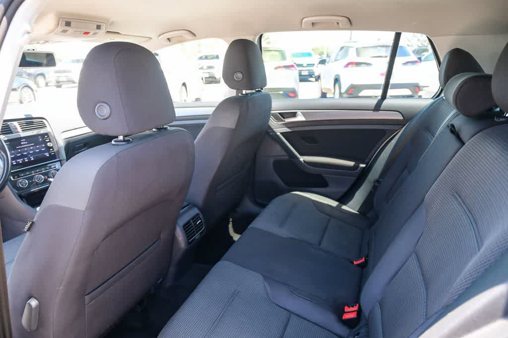 Used 2019 Volkswagen e-Golf SE FWD image 18