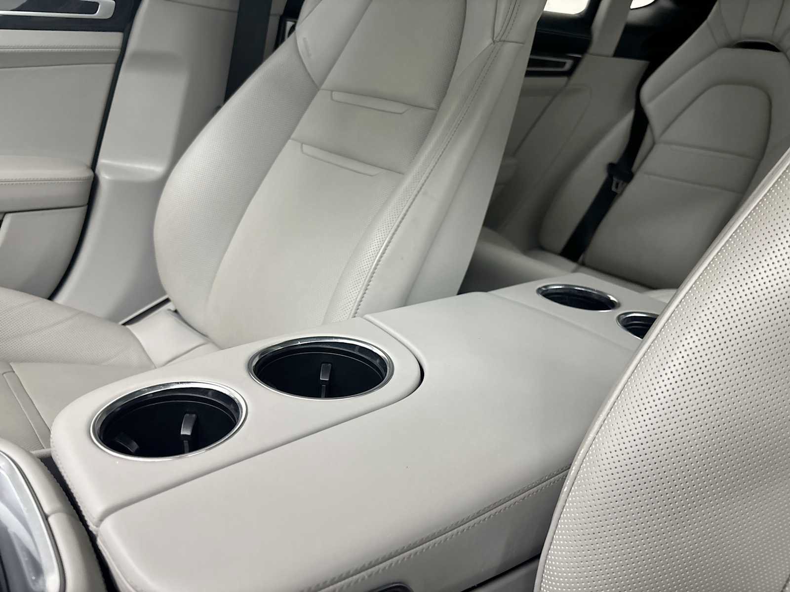Used 2018 Porsche Panamera 4 Executive AWD/4WD image 23