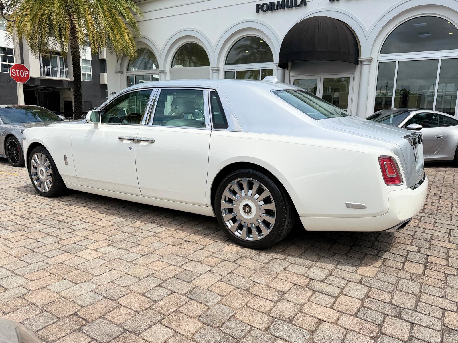 Used 2019 Rolls-Royce Phantom Sedan RWD image 16