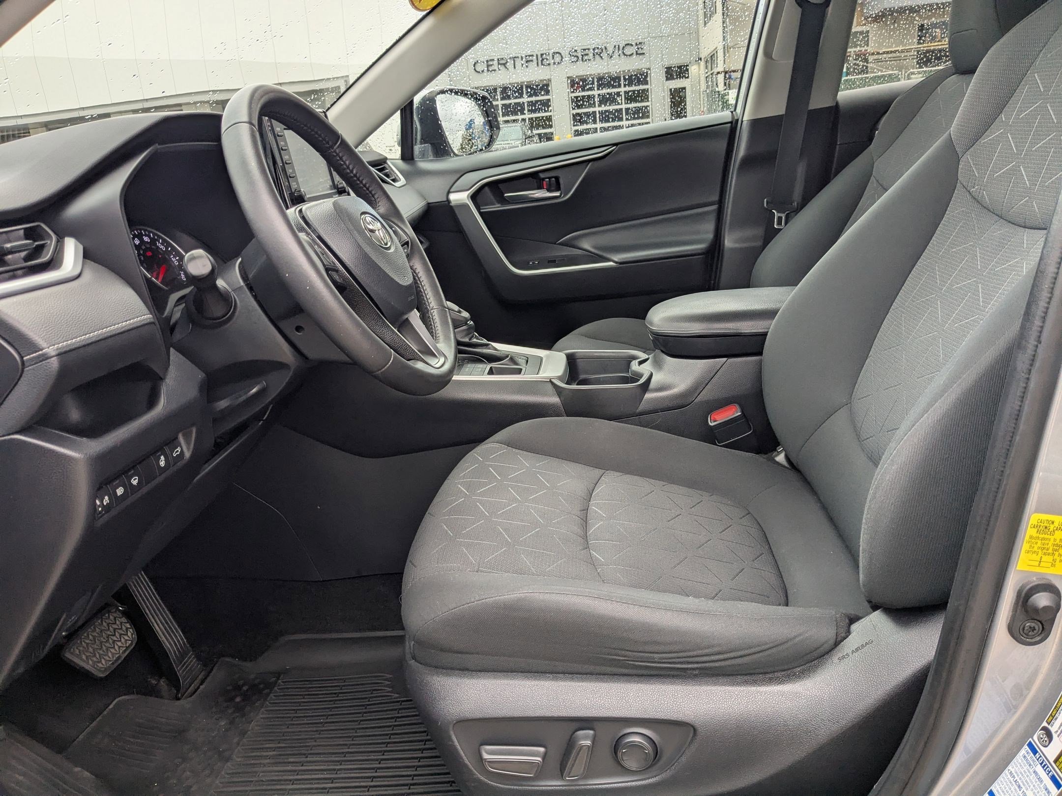 Used 2020 Toyota RAV4 XLE image 16