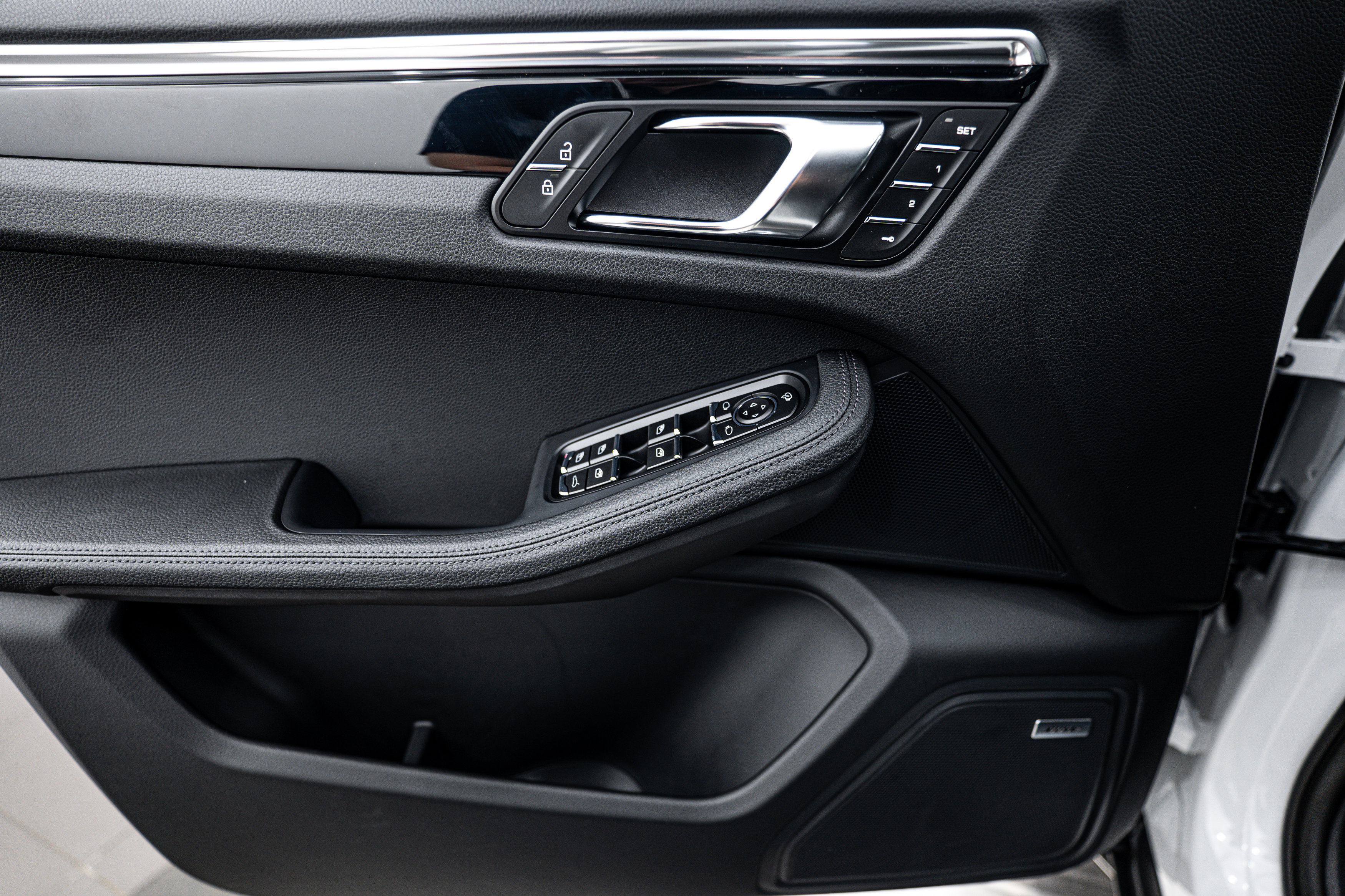 New 2025 Porsche Macan image 17