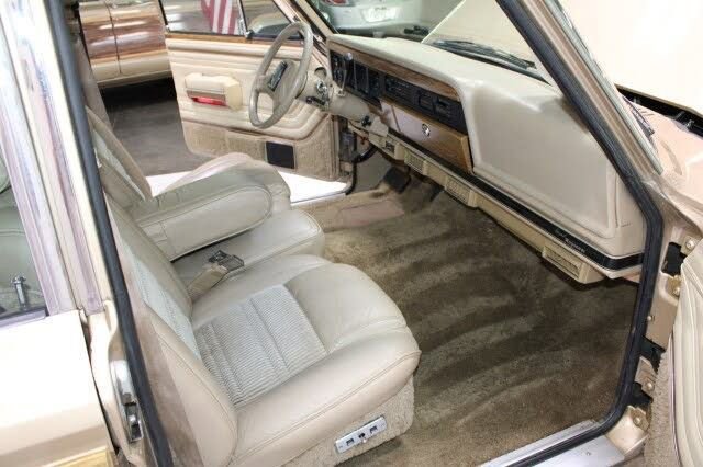 Used 1989 Jeep Grand Wagoneer image 8