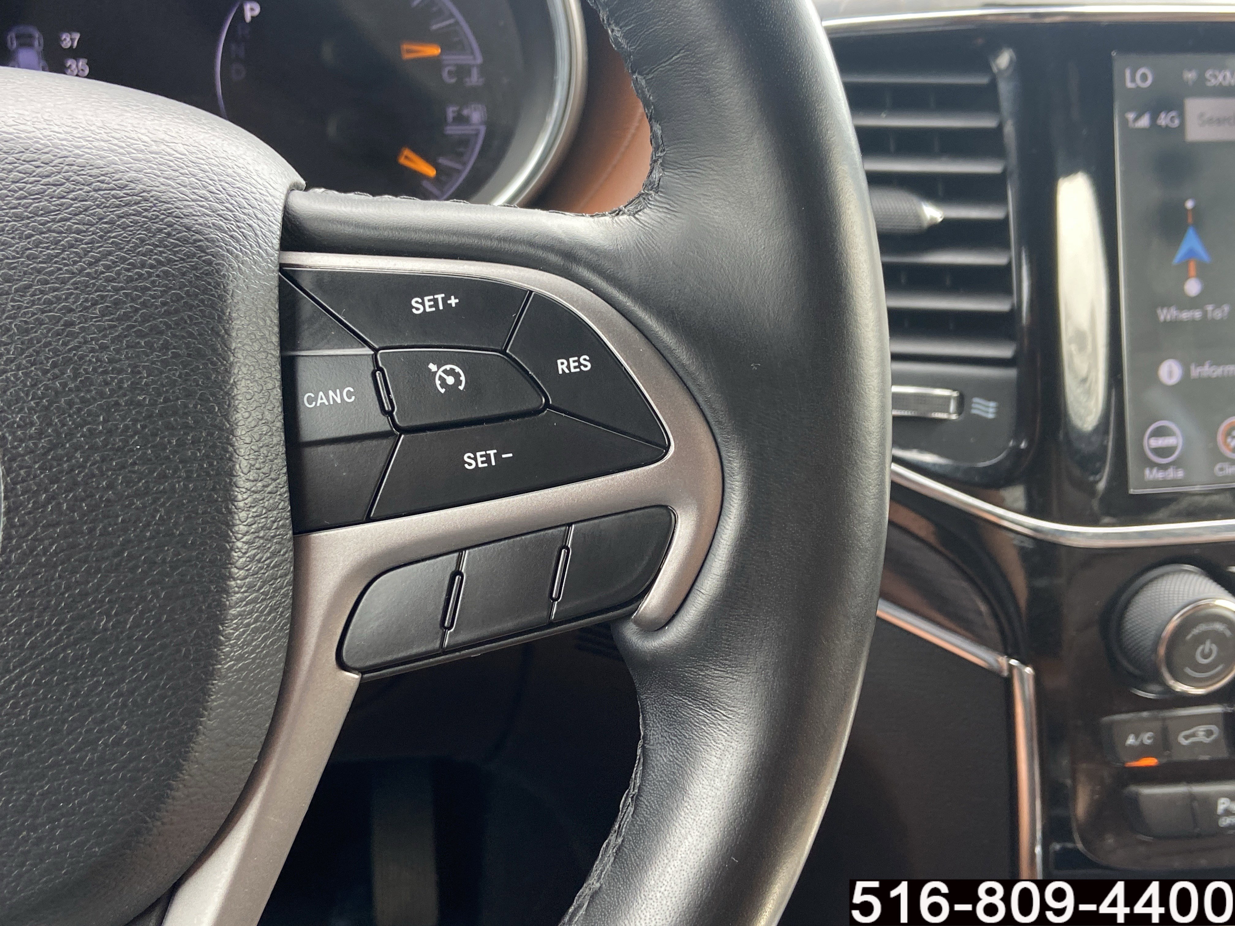 Used 2020 Jeep Grand Cherokee Overland AWD/4WD image 19