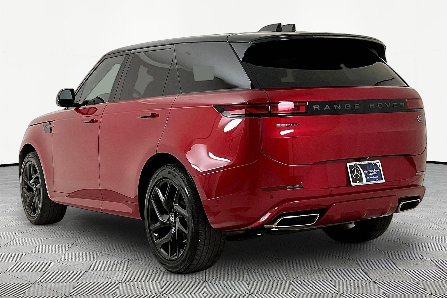 Used 2023 Land Rover Range Rover Sport SE Dynamic AWD/4WD image 4