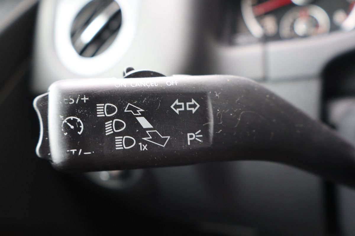 Used 2014 Volkswagen Tiguan SEL AWD/4WD image 32