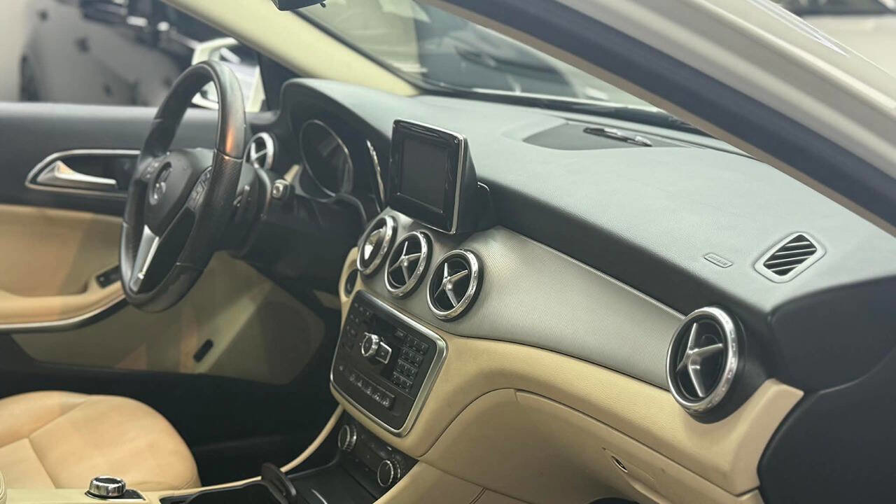 Used 2015 Mercedes-Benz GLA 250 4MATIC image 22