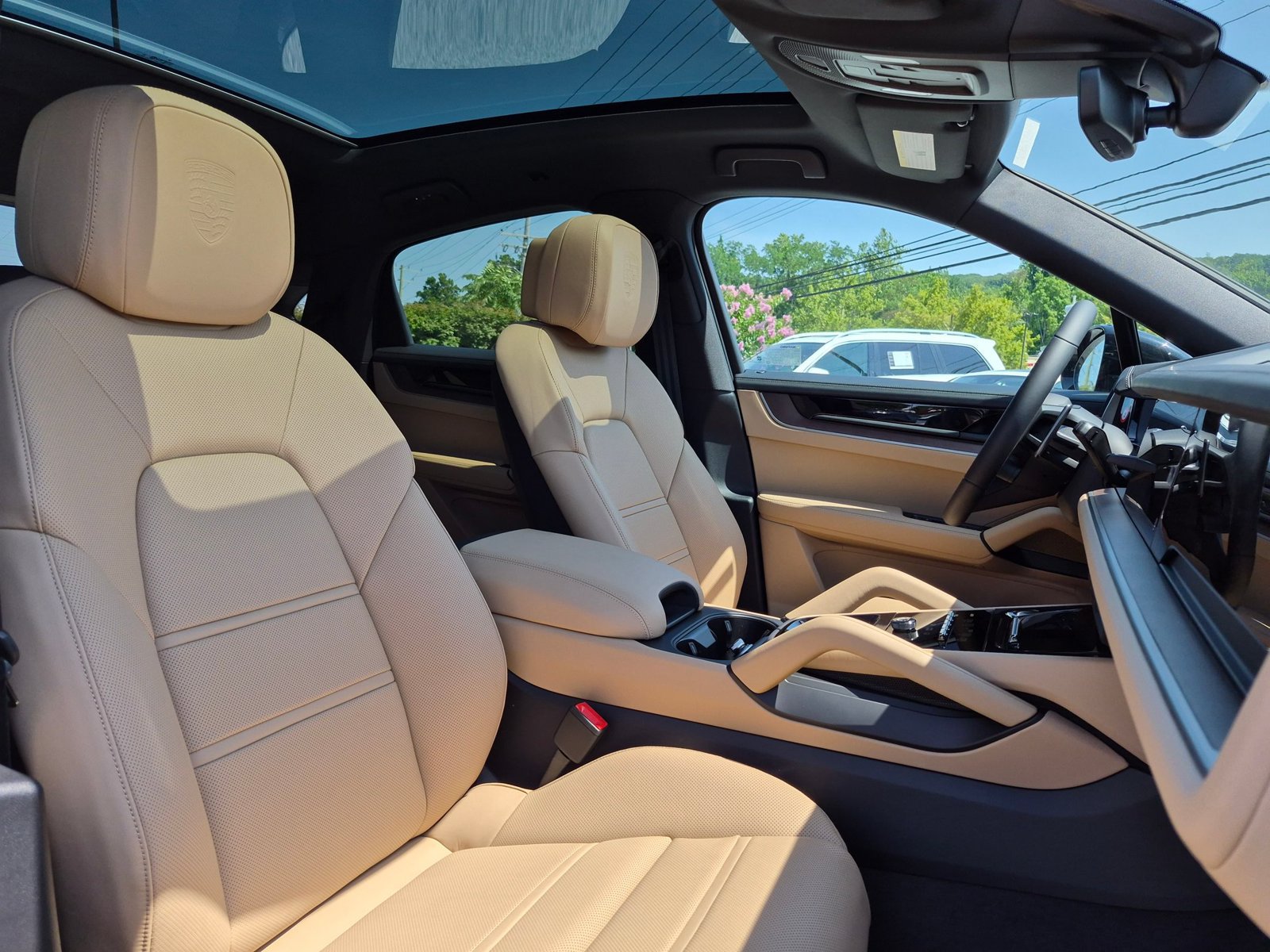 New 2026 Porsche Cayenne Coupe AWD/4WD image 27