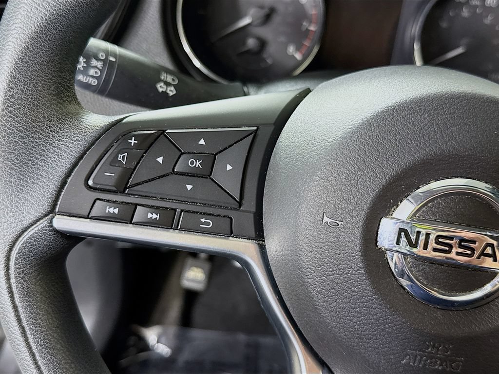 Used 2020 Nissan Rogue S FWD image 19