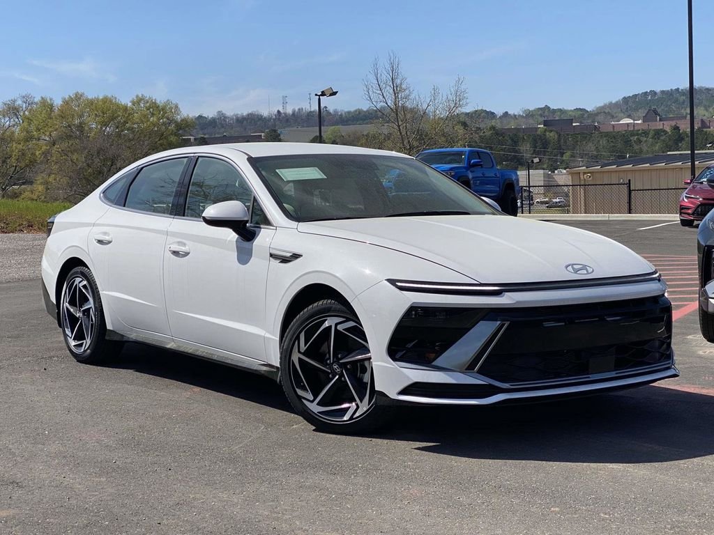 New 2026 Hyundai Sonata SEL FWD image 1
