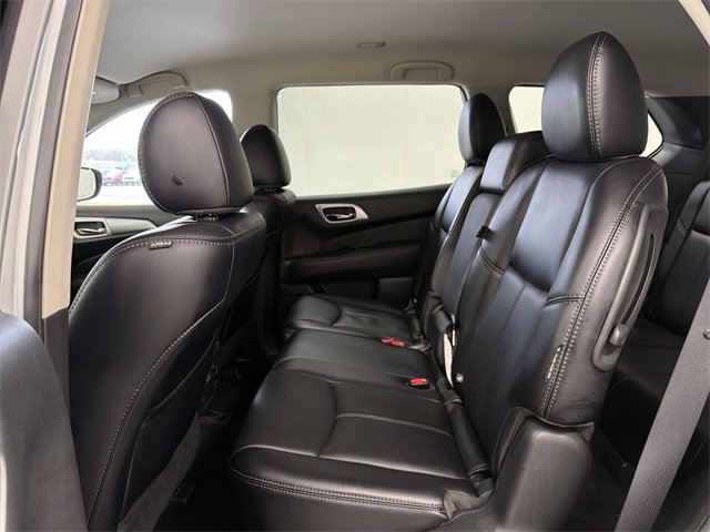 Used 2019 Nissan Pathfinder SL image 18